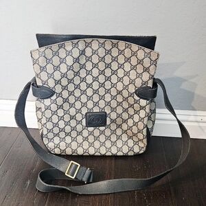 Gucci Black and Cream Crossbody Bag